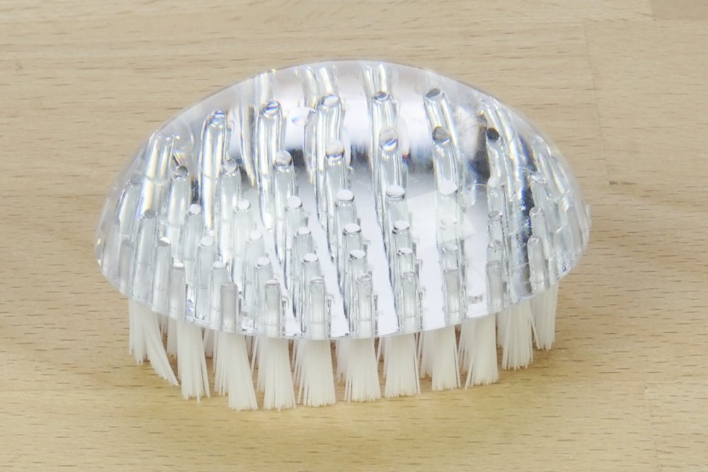 Nail brush acrylic with nylon bristle, Size: 6 x 4,5 cm